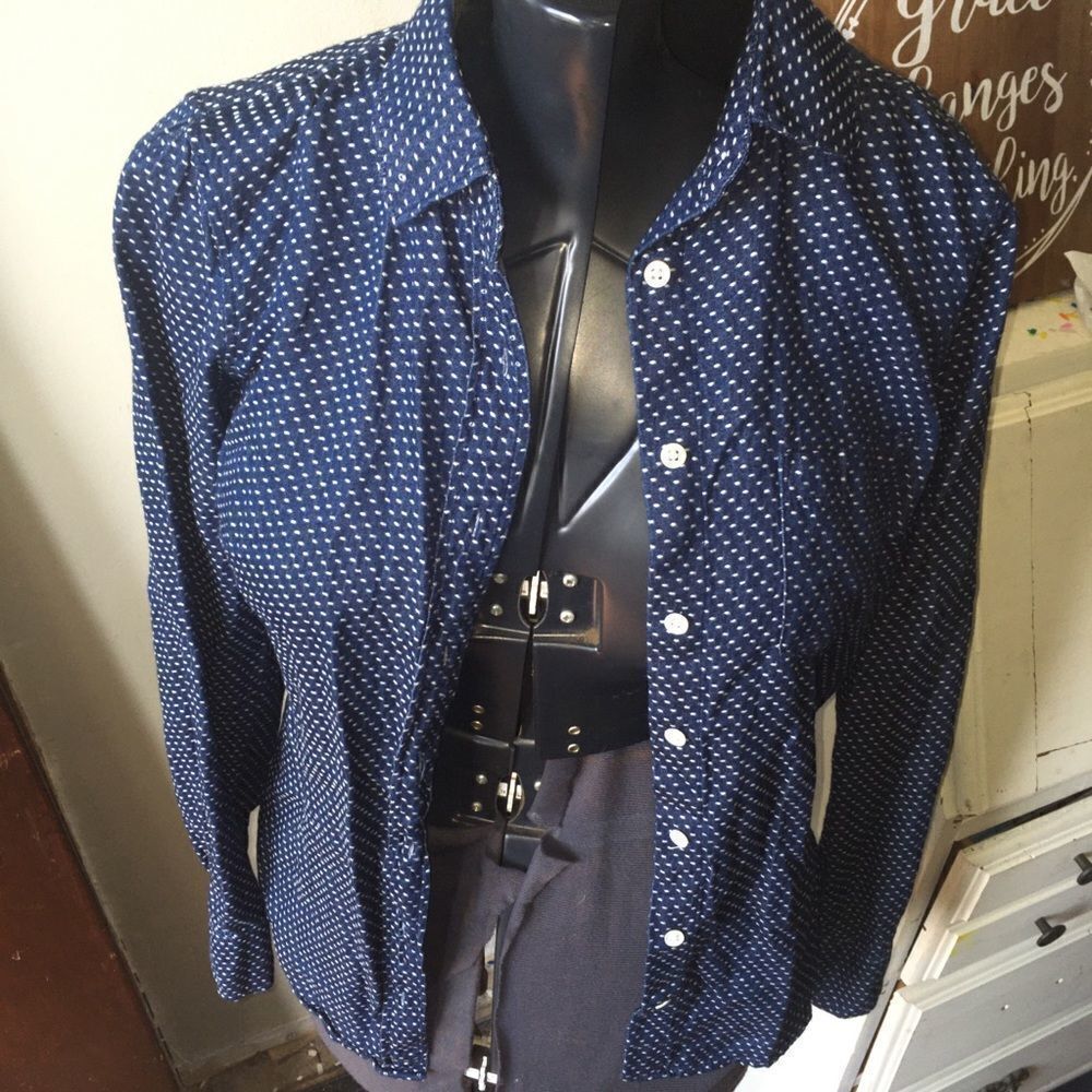 J Crew boy fit button down blue polka dot size 2 shirt